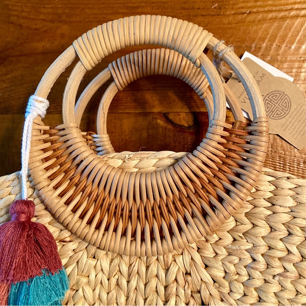 NEW Natural Hyacinth Raffia Straw Purse Tote Bag Tassel Tropical Size 12 x 14" - Picture 4 of 11